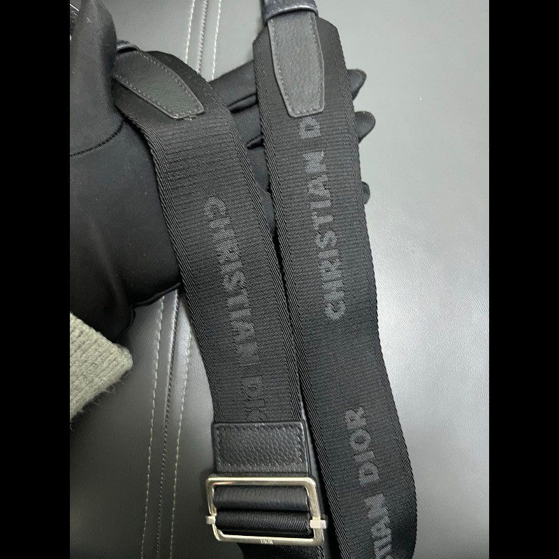 Dior crossbody bag
老花馬鞍斜挎包 胸包-15