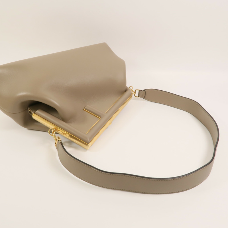 FENDI 牛皮皮革First Medium肩背袋-8