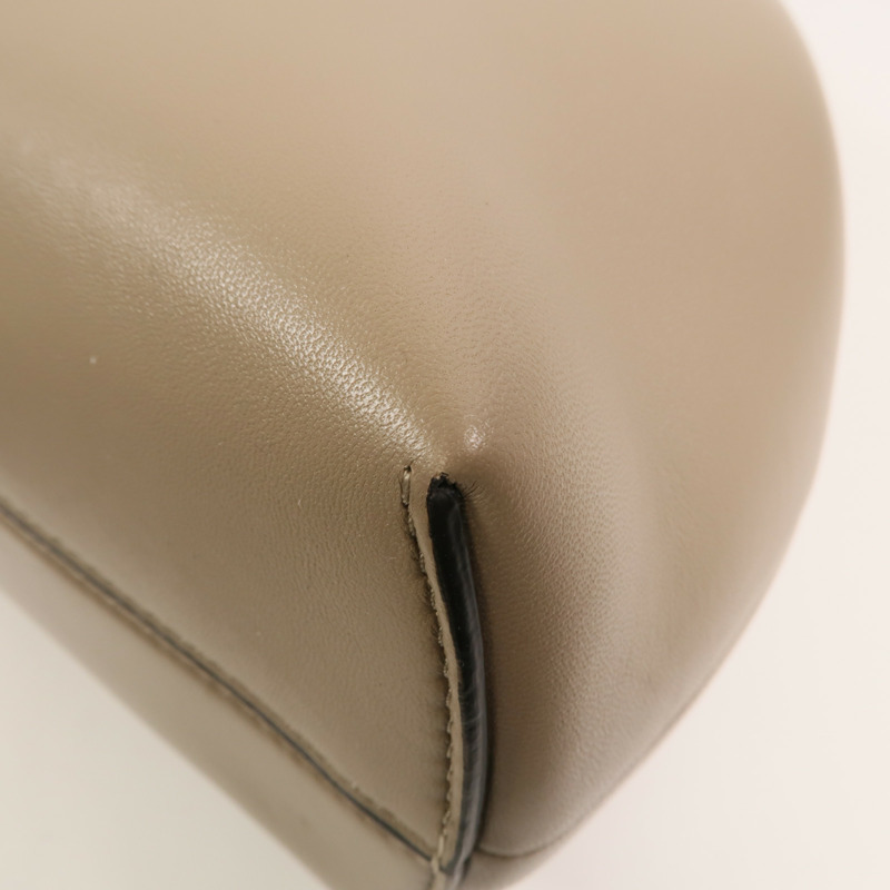 FENDI 牛皮皮革First Medium肩背袋-12