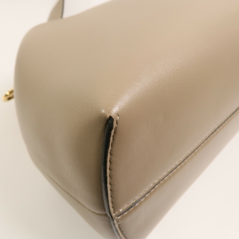 FENDI 牛皮皮革First Medium肩背袋-13