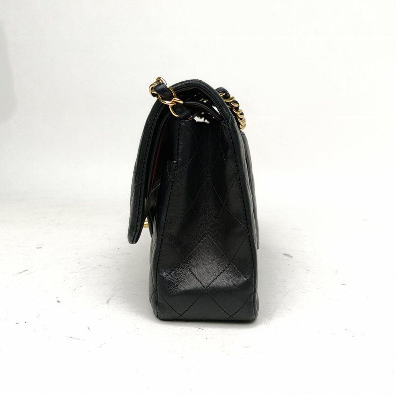 CHANEL CF口蓋包中號黑色羊皮17開金扣菱格紋肩背包-1