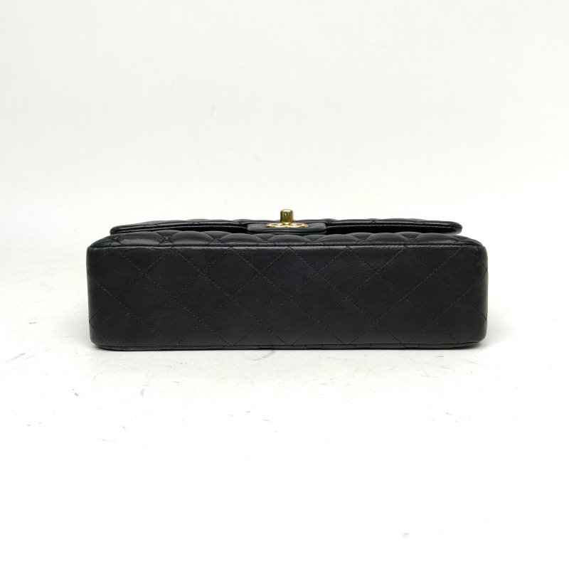 CHANEL CF口蓋包中號黑色羊皮17開金扣菱格紋肩背包-4