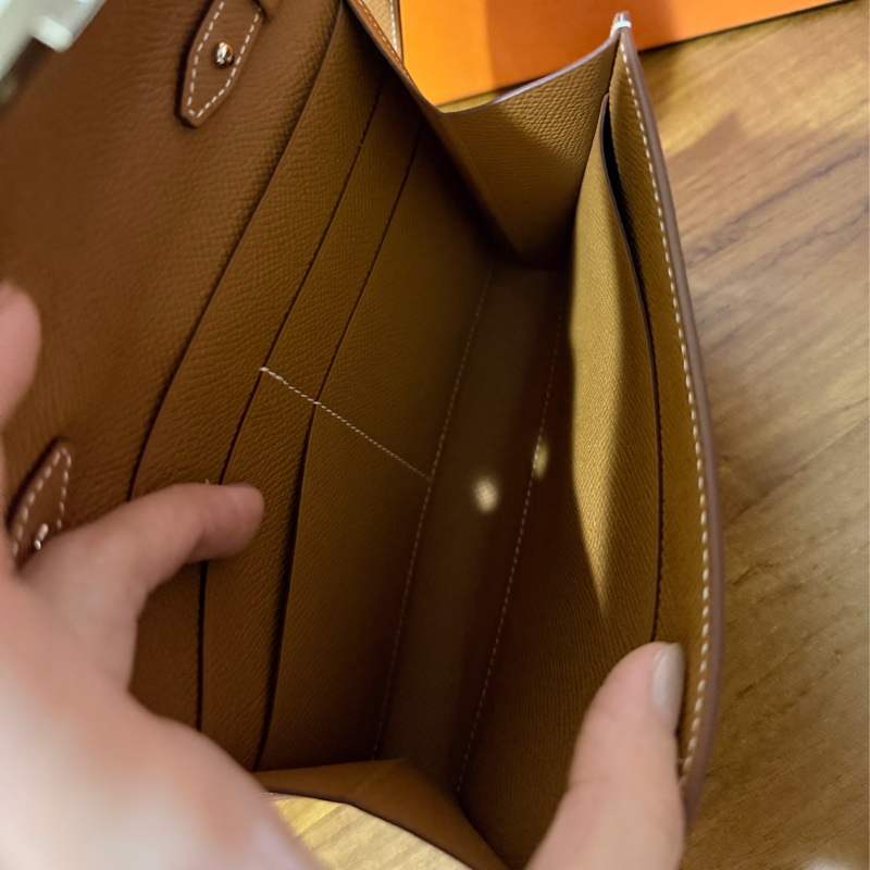 未使用99新✨好用有高質感的HERMES 愛馬仕最美金棕色 斜背包 woc 最耐用的Epsom牛皮 Clic 16 顯年輕銀扣-17