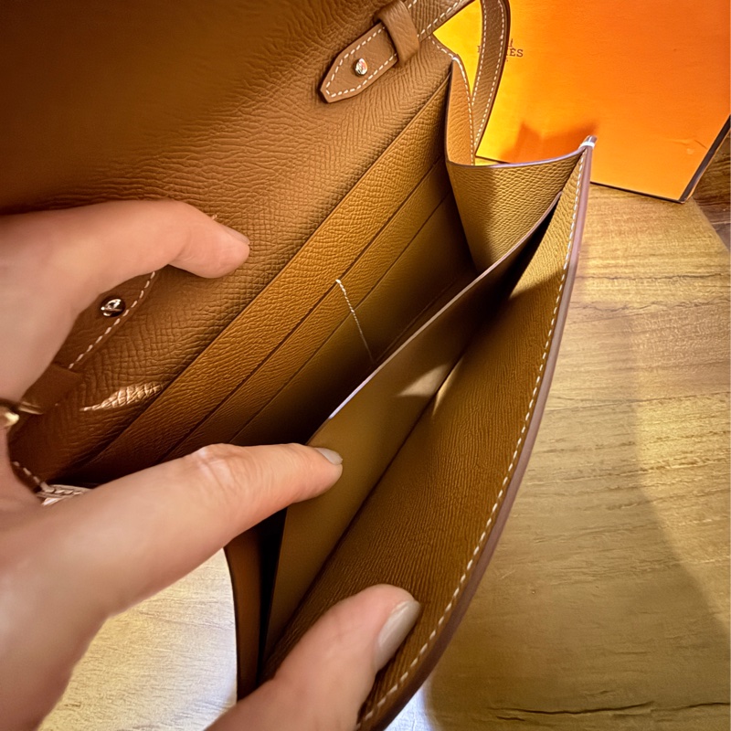 未使用99新✨好用有高質感的HERMES 愛馬仕最美金棕色 斜背包 woc 最耐用的Epsom牛皮 Clic 16 顯年輕銀扣-18