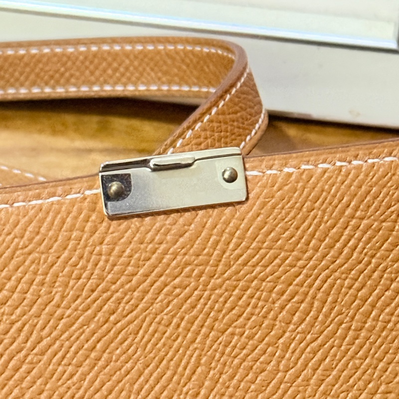 未使用99新✨好用有高質感的HERMES 愛馬仕最美金棕色 斜背包 woc 最耐用的Epsom牛皮 Clic 16 顯年輕銀扣-31