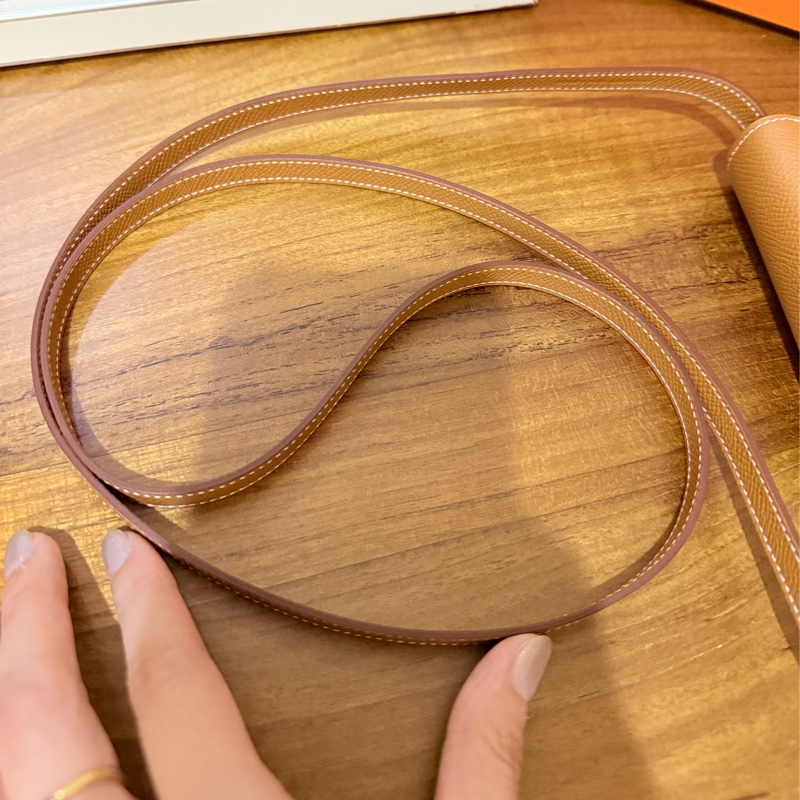 未使用99新✨好用有高質感的HERMES 愛馬仕最美金棕色 斜背包 woc 最耐用的Epsom牛皮 Clic 16 顯年輕銀扣-34