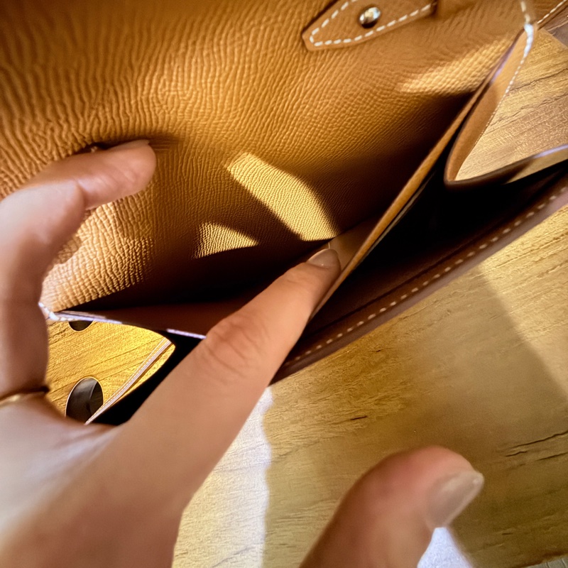 未使用99新✨好用有高質感的HERMES 愛馬仕最美金棕色 斜背包 woc 最耐用的Epsom牛皮 Clic 16 顯年輕銀扣-67