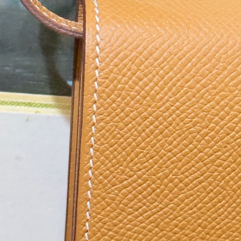 未使用99新✨好用有高質感的HERMES 愛馬仕最美金棕色 斜背包 woc 最耐用的Epsom牛皮 Clic 16 顯年輕銀扣-76