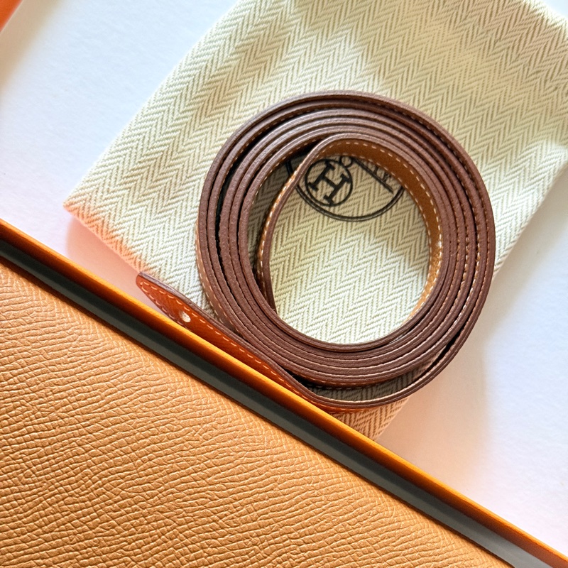 未使用99新✨好用有高質感的HERMES 愛馬仕最美金棕色 斜背包 woc 最耐用的Epsom牛皮 Clic 16 顯年輕銀扣-7