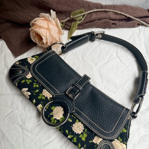 【D&G絕版中古】 Dolce & Gabbana  玫瑰碎花拼接腋下包