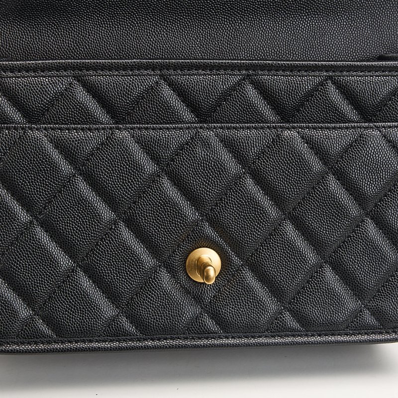 Chanel 22k 手柄郵差包/黑金牛-18