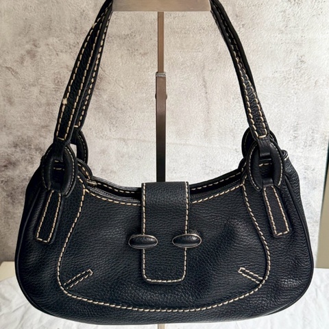 Tod's經典皮革肩背包