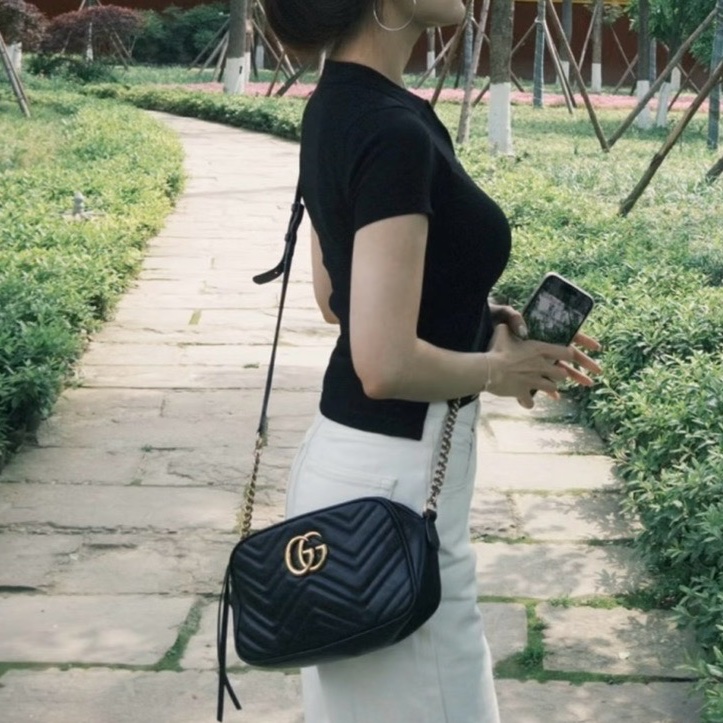 莉亞精品♡Gucci 447632黑金馬夢相機包 二手-1