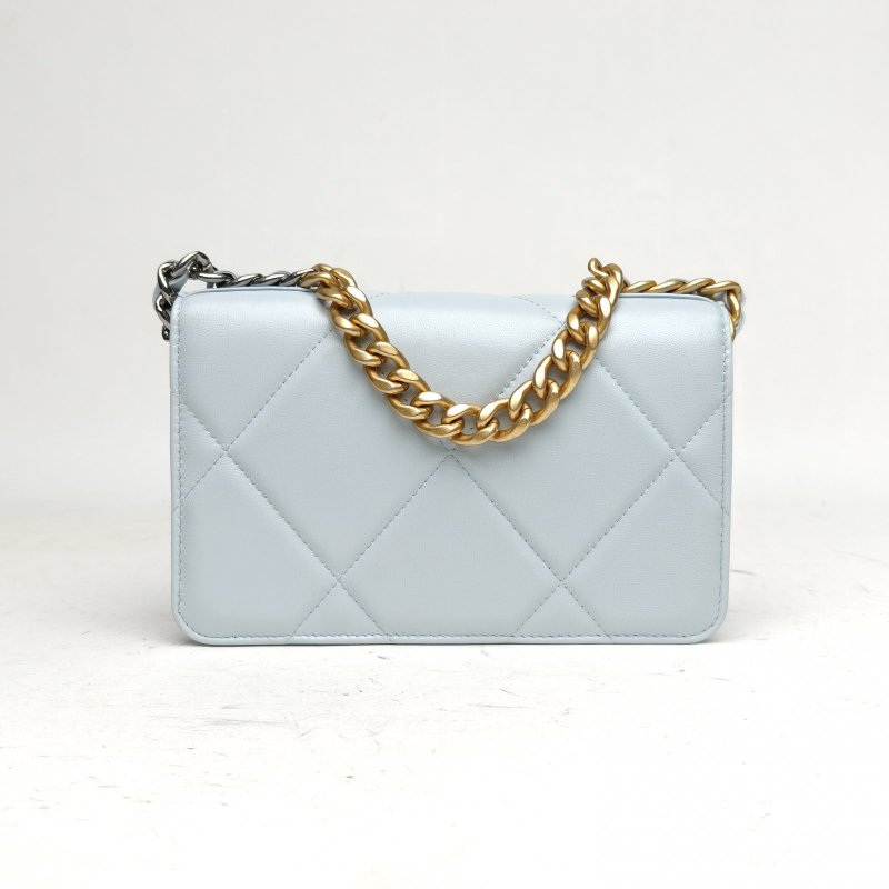 CHANEL CHANEL19BAG吸扣WOC藍色羊皮晶片開金銀扣肩背包-2