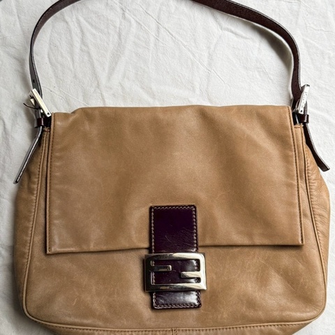 FENDI 經典單肩包