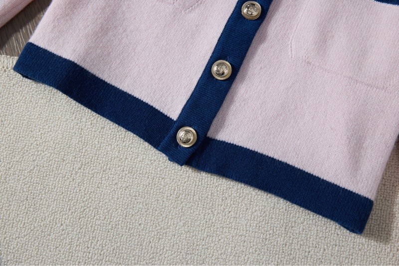 CHANEL經典粉藍撞色羊絨開衫-3