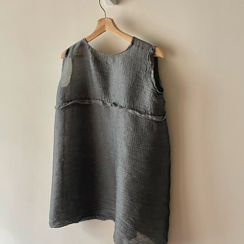 ▪️富貴選物FUGUEI▪️ME 三宅一生 灰色 縐織壓褶彈跳 長版上衣-3