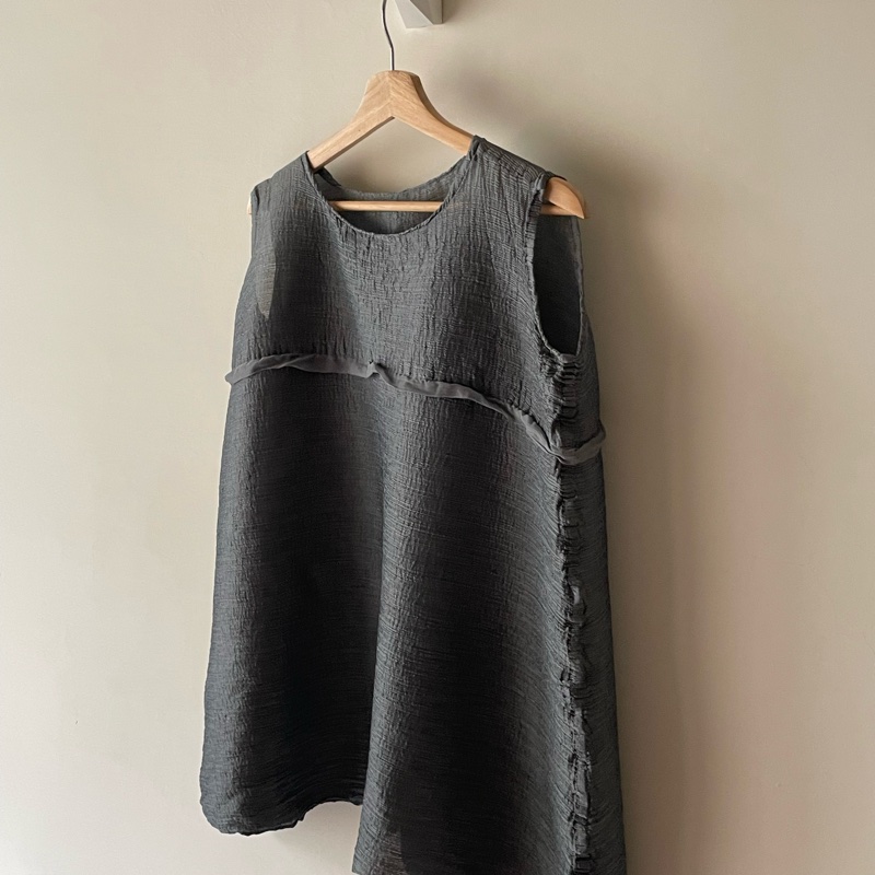 ▪️富貴選物FUGUEI▪️ME 三宅一生 灰色 縐織壓褶彈跳 長版上衣-8