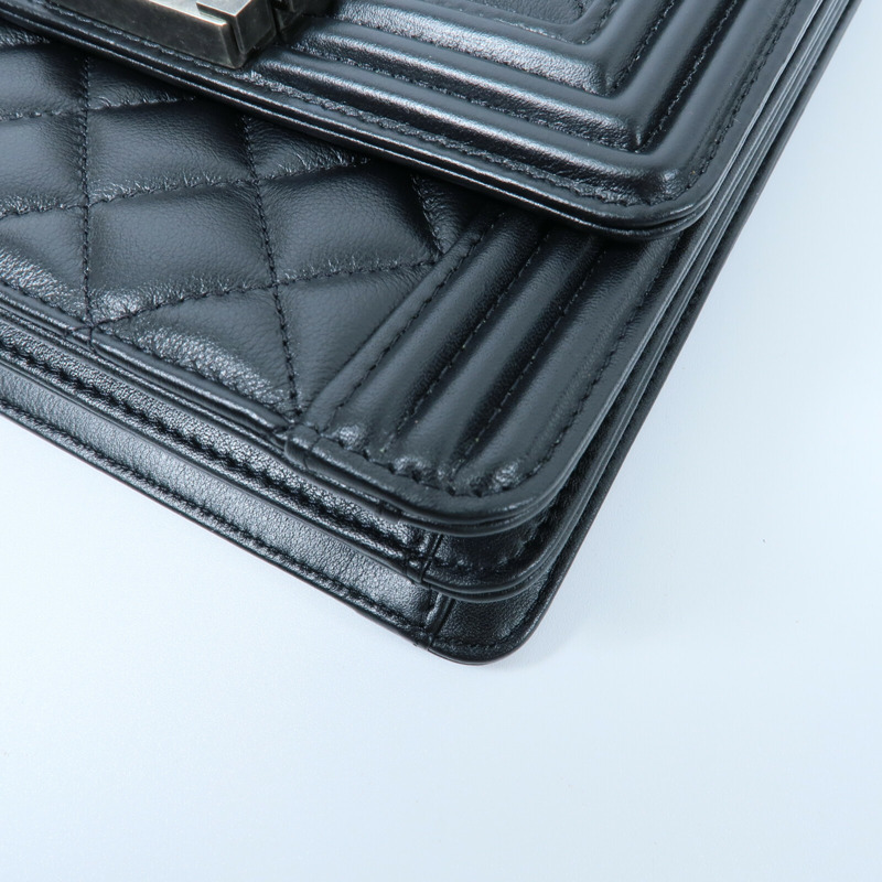 CHANEL 牛皮皮革North South Boy鏈帶肩背袋-14