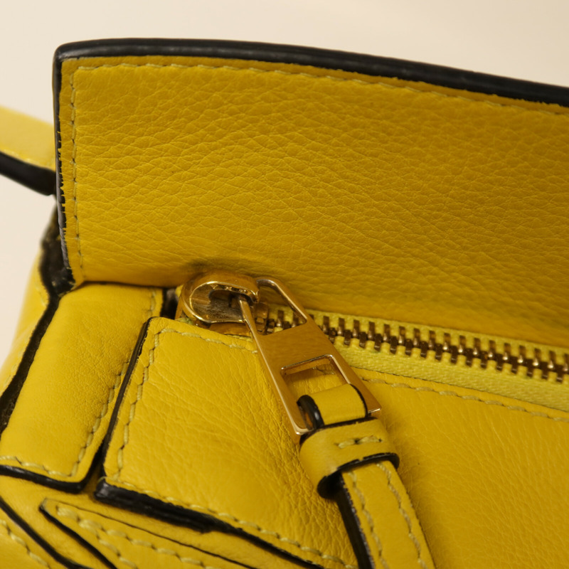 LOEWE 牛皮皮革Puzzle Medium手挽肩背兩用袋-11