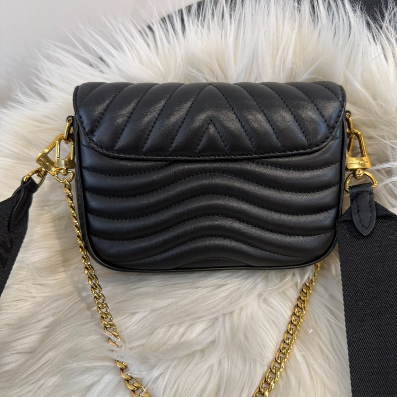 LV New Wave Multi-Pochette 黑色小牛皮斜背包-3
