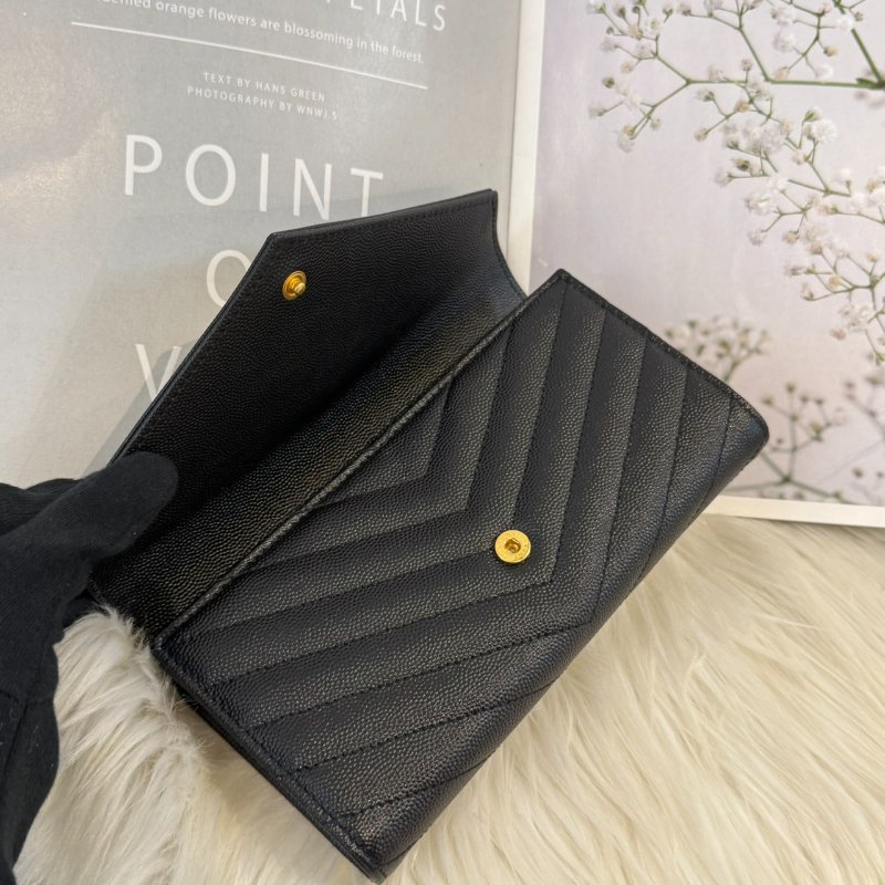 全新 YSL黑金魚子醬信封長夾-2