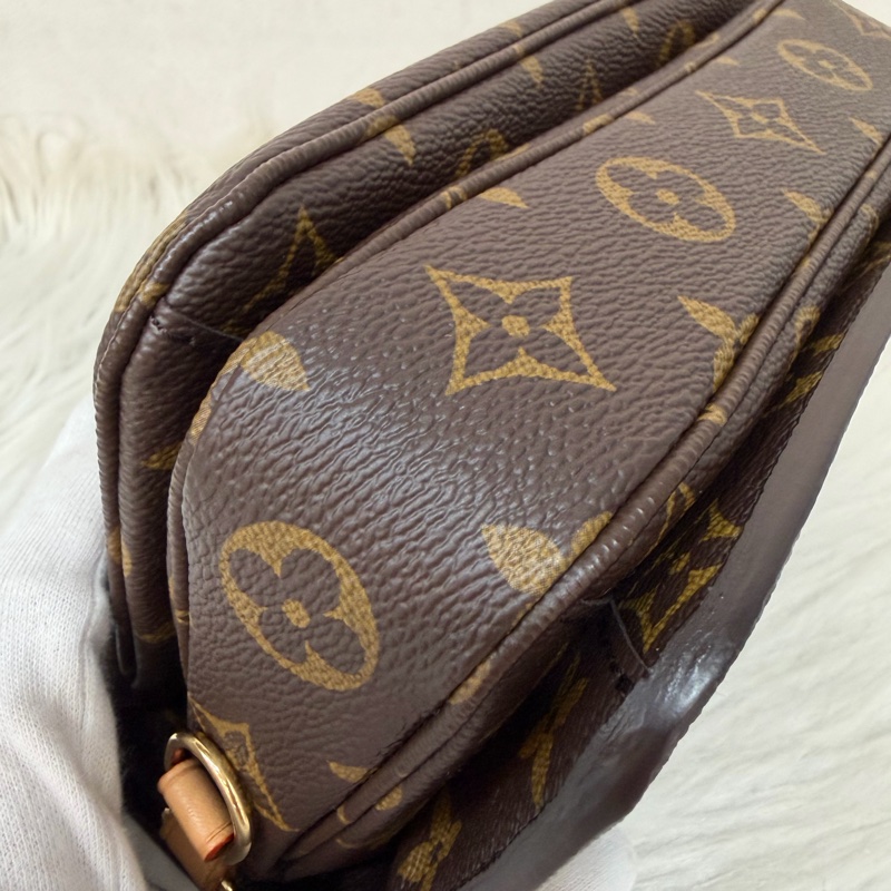 LV METIS East West M46279 老花 金鍊 郵差包 腋下包-7