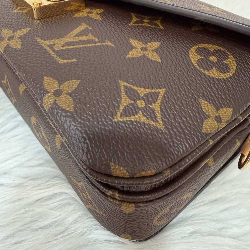 LV METIS East West M46279 老花 金鍊 郵差包 腋下包-9