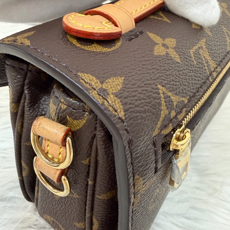 LV METIS East West M46279 老花 金鍊 郵差包 腋下包-14