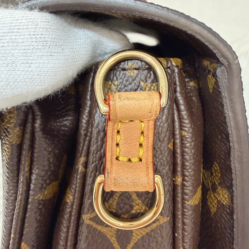 LV METIS East West M46279 老花 金鍊 郵差包 腋下包-22