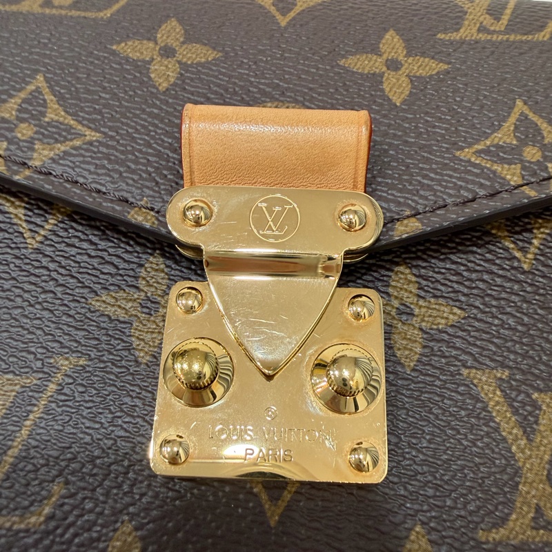 LV METIS East West M46279 老花 金鍊 郵差包 腋下包-25
