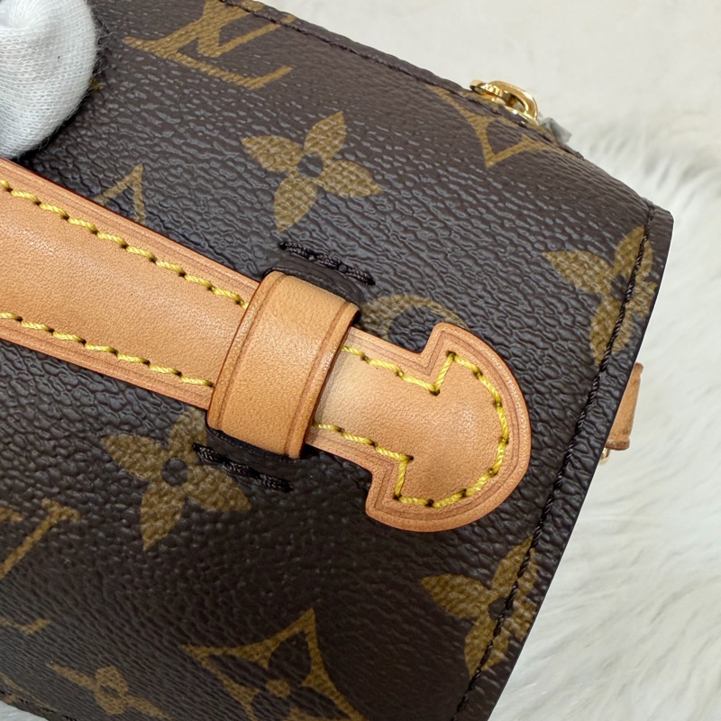 LV METIS East West M46279 老花 金鍊 郵差包 腋下包-31