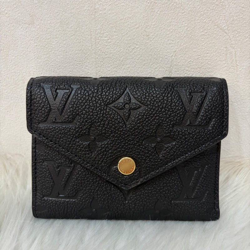LV M64060 黑色荔枝皮 零錢包信用卡夾名片夾短夾錢包皮夾-0