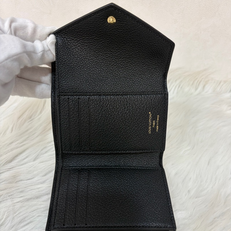 LV M64060 黑色荔枝皮 零錢包信用卡夾名片夾短夾錢包皮夾-19