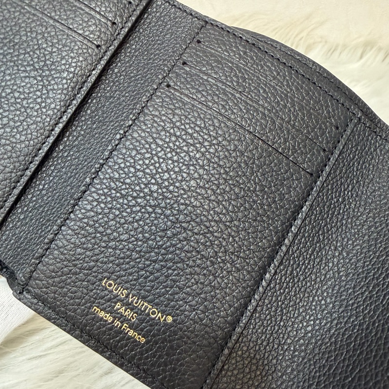 LV M64060 黑色荔枝皮 零錢包信用卡夾名片夾短夾錢包皮夾-33