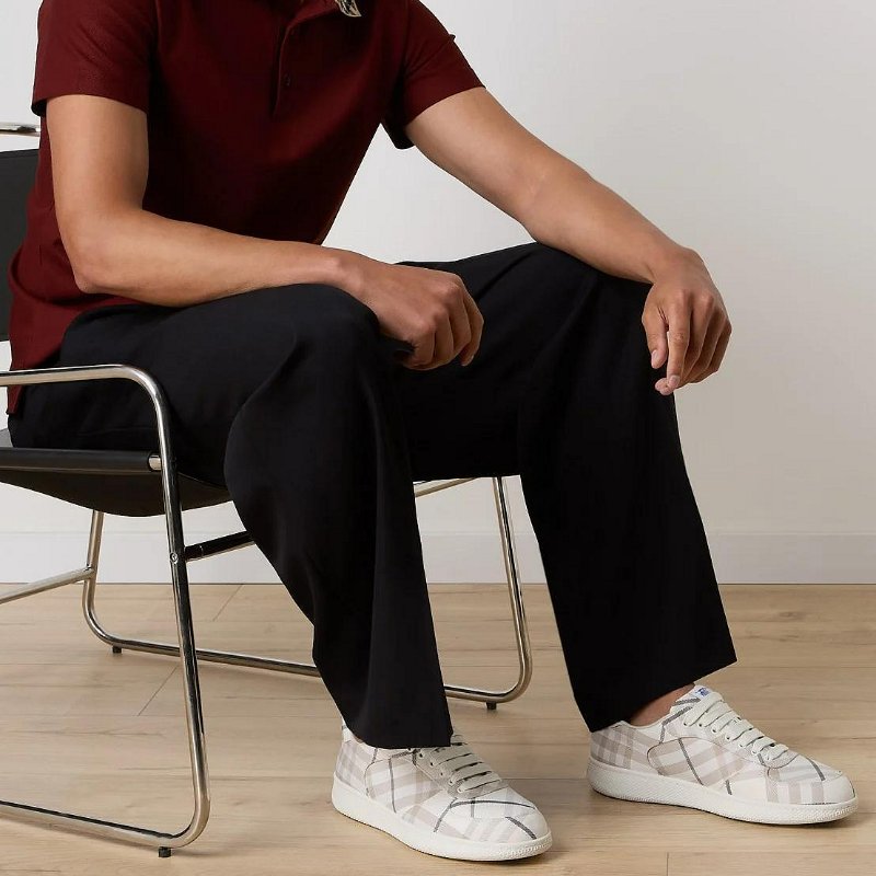 💎Han's house精品服飾💎 BURBERRY 格紋鞋 貨 26.5 原價23300-2