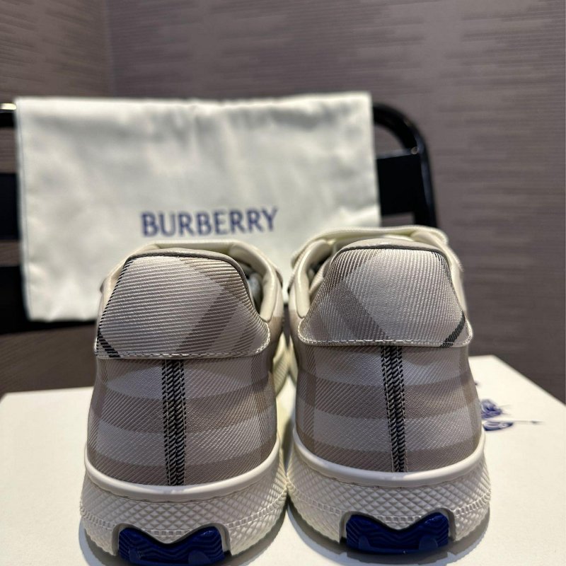 💎Han's house精品服飾💎 BURBERRY 格紋鞋 貨 26.5 原價23300-4
