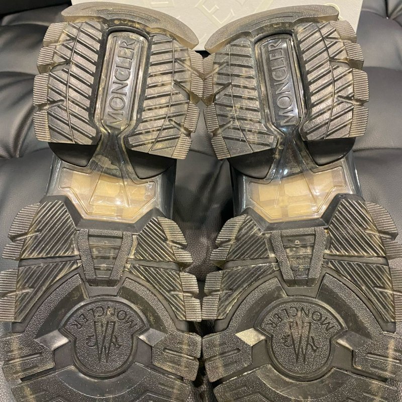 💎Han's house精品服飾💎MONCLER LOGO 反光鞋 現貨43 原價 24400-5