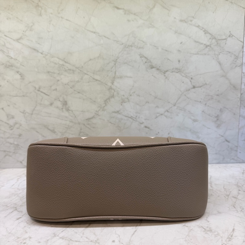 LV BOULOGNE PM 斑鳩灰拚奶油色兩用包/M13224晶片-3