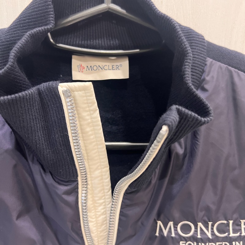 Moncler 羽絨拼接內刷毛保暖外套(專櫃原價3萬6左右)-10
