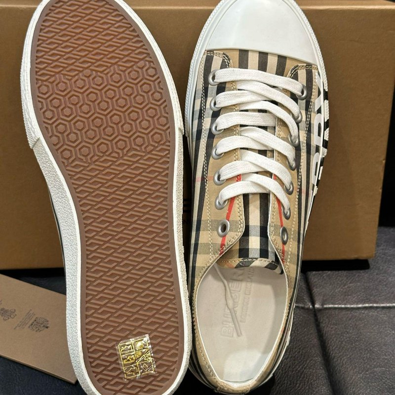 💎Han's house精品服飾💎BURBERRY 格紋 帆布鞋 現貨28.5 原價22900-3