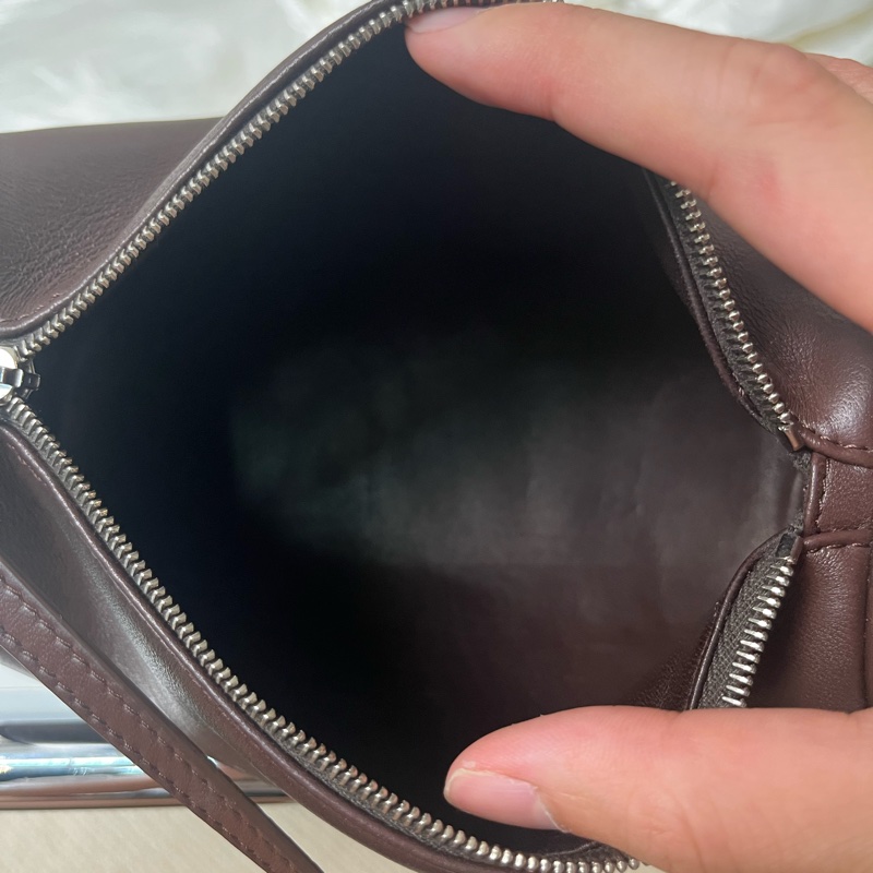 The Row 90’s皮革包 烏木棕色-5