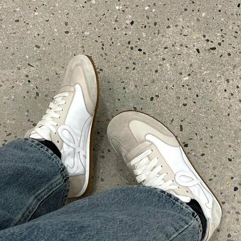 💎Han's house精品服飾💎LOEWE 鞋 現貨 42 原價22000