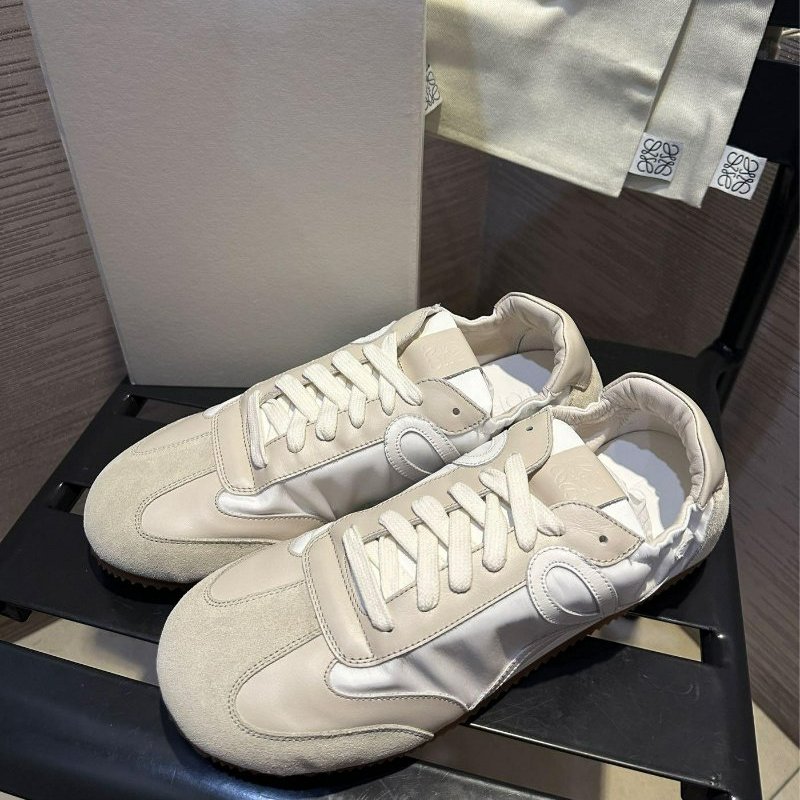 💎Han's house精品服飾💎LOEWE 鞋 現貨 42 原價22000-1