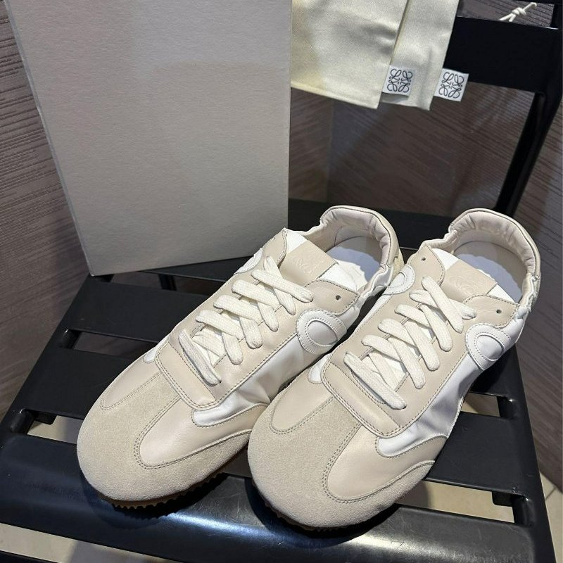 💎Han's house精品服飾💎LOEWE 鞋 現貨 42 原價22000-5