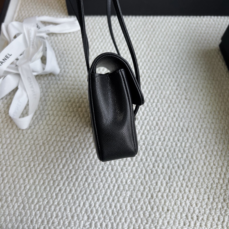 🌷新款天菜！ Chanel 香奈兒 Preppy Coco mini 腋下包 黑金 芯片款-3