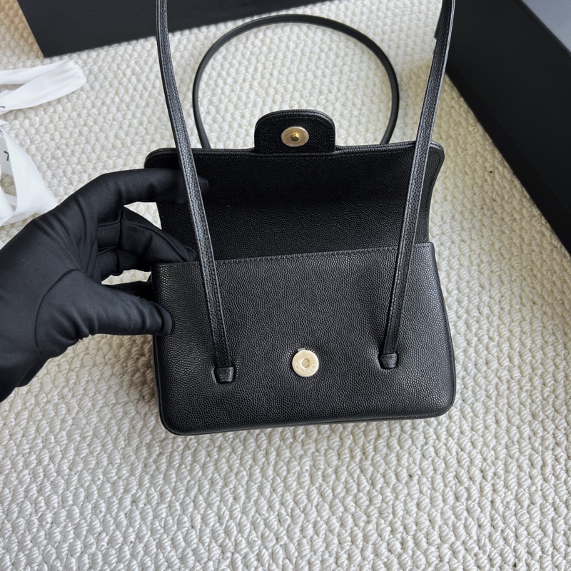 🌷新款天菜！ Chanel 香奈兒 Preppy Coco mini 腋下包 黑金 芯片款-6