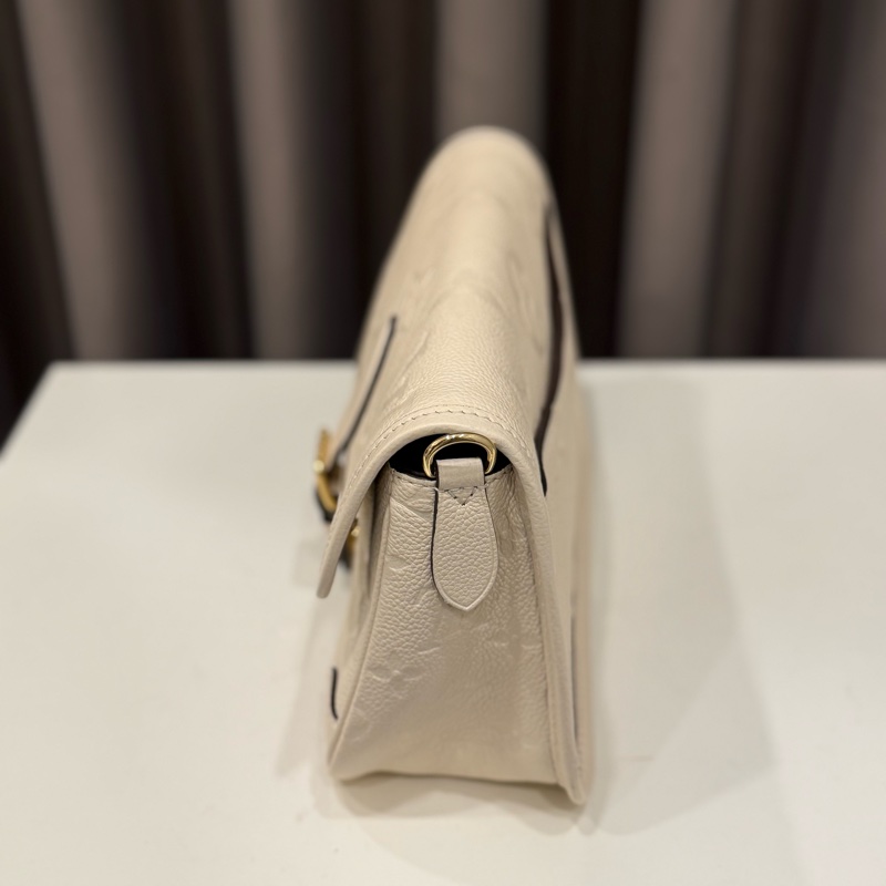 （甜價美包）Louis vuitton路易威登LV Diane腋下包法棍-2