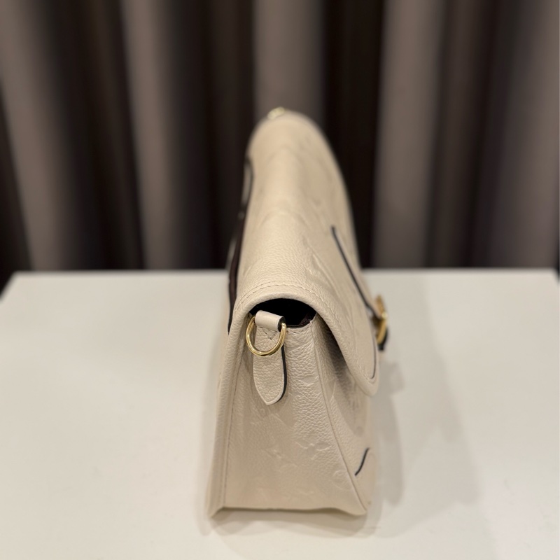 （甜價美包）Louis vuitton路易威登LV Diane腋下包法棍-3