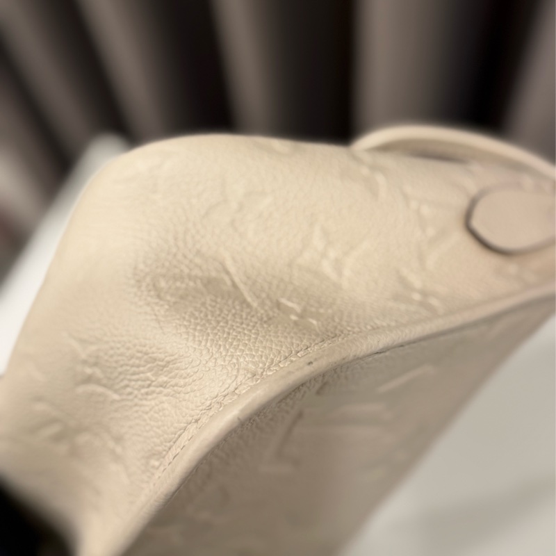 （甜價美包）Louis vuitton路易威登LV Diane腋下包法棍-5